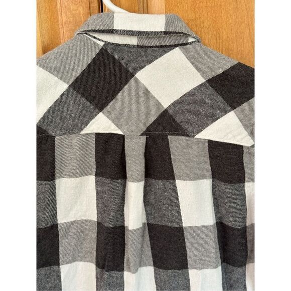 Woolrich Women’s Black and White Plaid Flannel Button Down Shirt Sz S - Picture 5 of 5